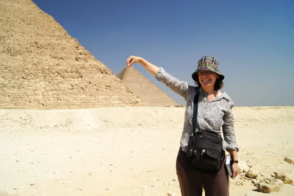 Zora ONeill at the Pyramids credit Abdallah